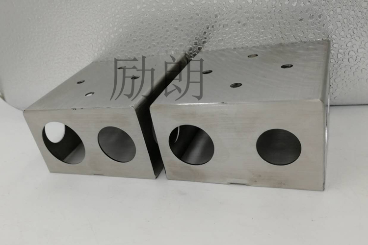 不銹鋼接線盒生產(chǎn)廠家規(guī)模比較大的有哪些？